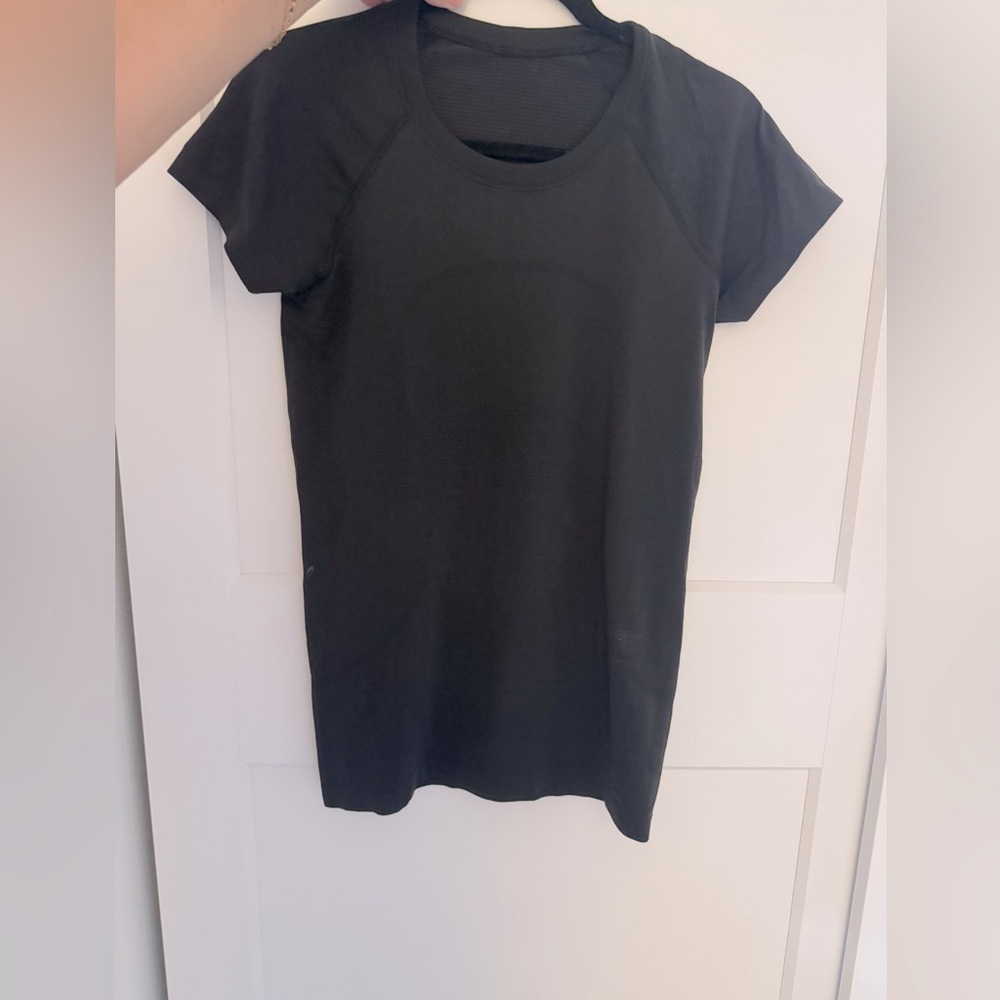 lululemon athletica Black Short Sleeve Tee